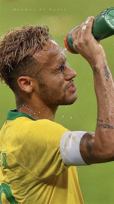 Pin Di Aviii Su Neymar Foto Di Calcio Giocatori Di Calcio Calcio