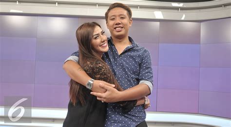 Bersama Rey Utami, Pablo Benua Telantarkan Istri Pertama? - ShowBiz ...