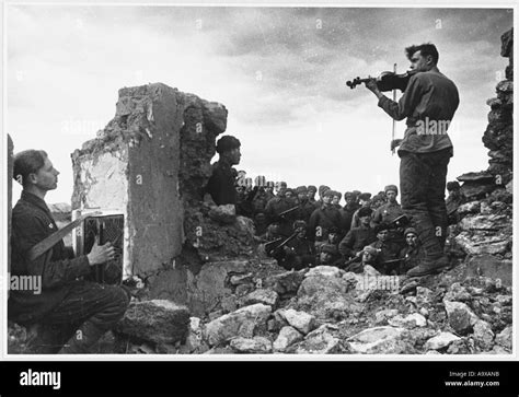 soviet soldiers   res stock photography  images alamy