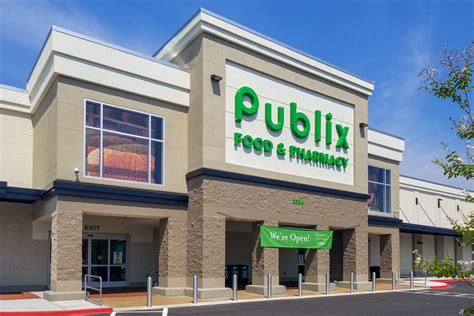 Publix Supermarket Exterior