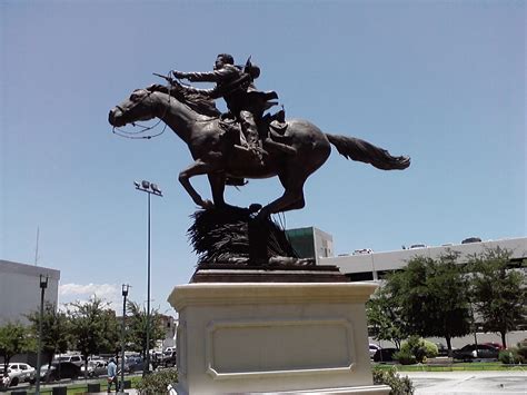 Bitacoraoscar Dinamica Y Vigorosa Estatua Ecuestre De Pancho Villa De