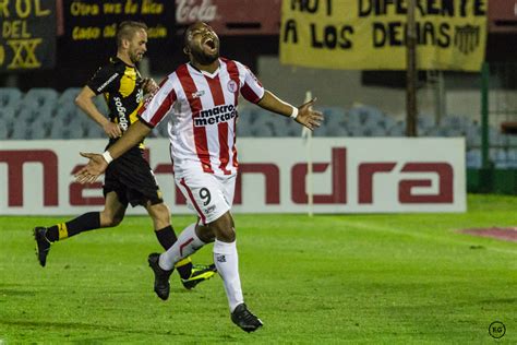 River le ganó a Peñarol 4 a 0 en el estadio Centenario Teledoce