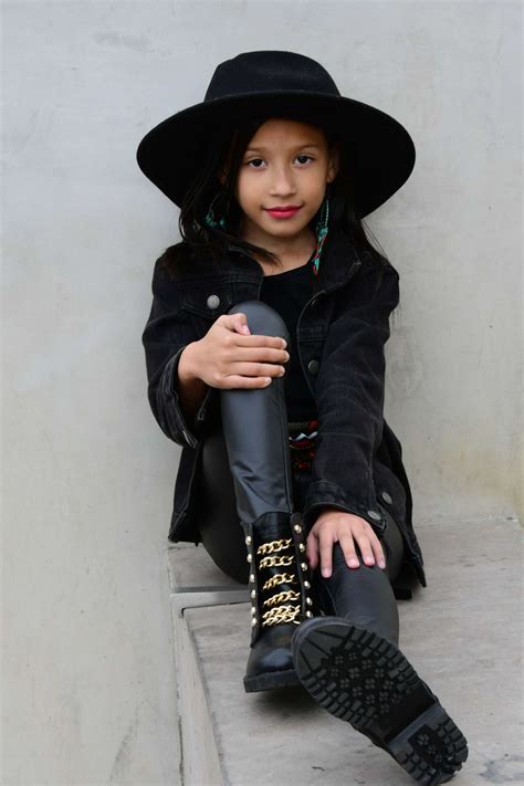 Meet Brooklyn Ivy - CanvasRebel Magazine