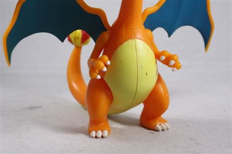 Mavin Pokemon Inch Battle Feature Figure Charizard Deluxe Action