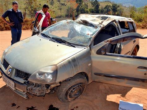 G1 Mãe E Filha De 8 Anos Ficam Feridas Em Acidente Na Mgc 383 Em