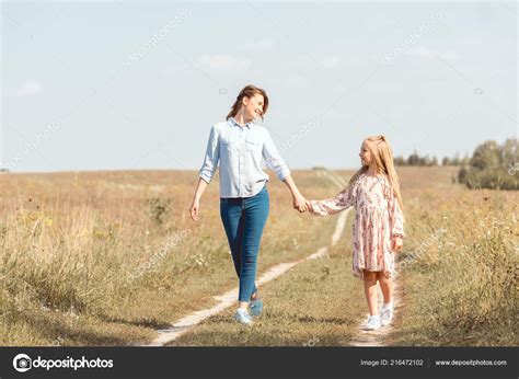 Pictures Mother Daughter Walking Happy Mother Daughter Holding Hands