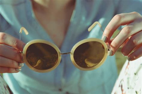 Las 12 mejores gafas de sol de diseño para mujer según S Moda