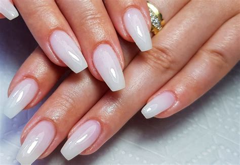 Gel Vs Acrylic Nails Whats The Difference Image Beauty