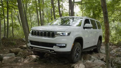 Heres What Its Like To Drive A New 100000 Jeep Grand Wagoneer Cnn