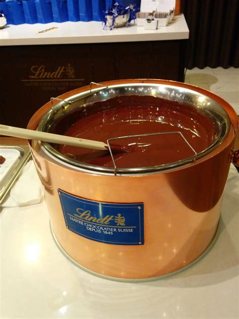 Chocolate Class at Lindt & Sprungli - Mom in Zurich