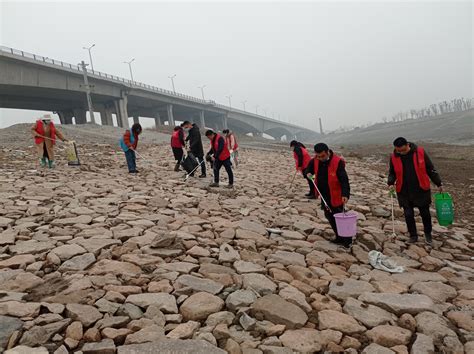 樊口街道开展“净滩”行动保护长江母亲河 湖北日报新闻客户端