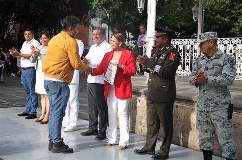 Vallartenses Disfrutan Del Tradicional Desfile Meridiano Mx