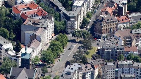 Bebelplatz In Kassel Soll Sicherer Werden Tempo 20 Zone In Der Diskussion