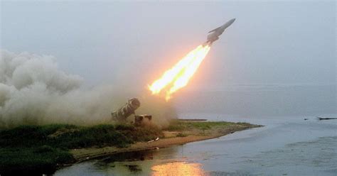 Russias New Hypersonic Missile Flies At Km H And It Cant Be