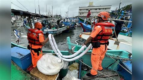 台東富岡漁港船隻沉沒 海巡署「這動作」防止油汙｜四季線上4gtv