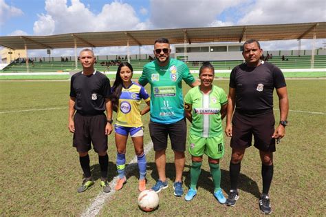 Prefeita Cord Lia Torres Prestigia Final Do Campeonato Feminino De