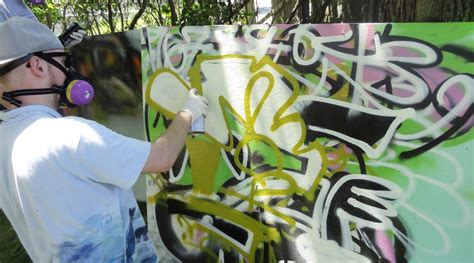 Graffiti Art Workshop: Wall Art Learning Series - Mural Routes