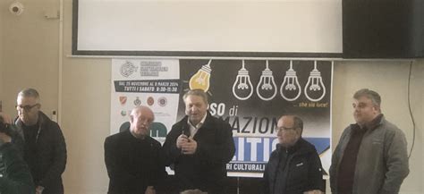 Consegna Attestati Del Corso Di Formazione Politica Il Giornale Del