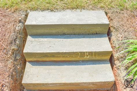 DIY Concrete Garden Steps - JENRON DESIGNS