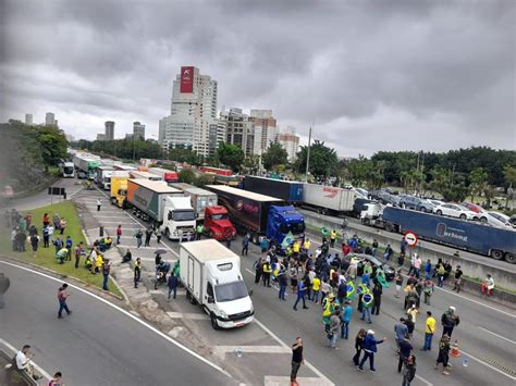 Prefeitos pedem liberação de rodovias e reconhecimento da derrota por