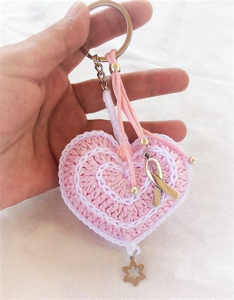 LLavero a crochet en forma de corazón LLaveros ro Artesanum