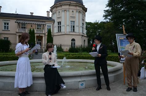 Narodowe Czytanie Nad Niemnem Elizy Orzeszkowej W Parku