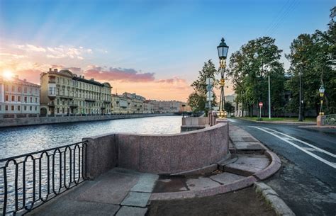 Premium Photo Bend Of The Engineering Bridge In St Petersburg And