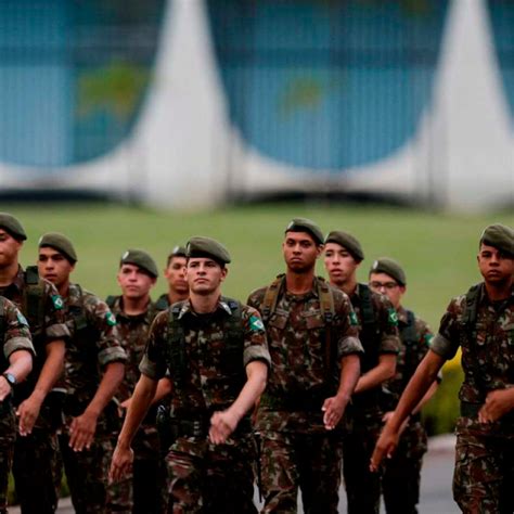 Fuerzas Armadas Brasileras Se Comprometieron Con La Democracia Vigente