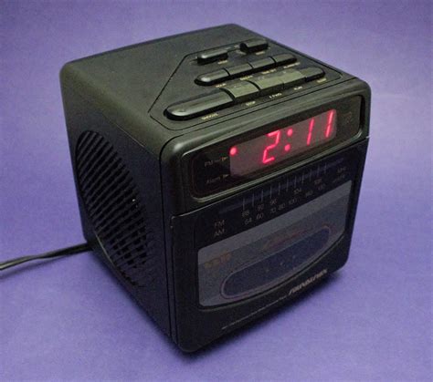 Vintage Alarm Clock Cassette Player Radio Am Fm Tuner Digital Red Led Light Display Tape Deck