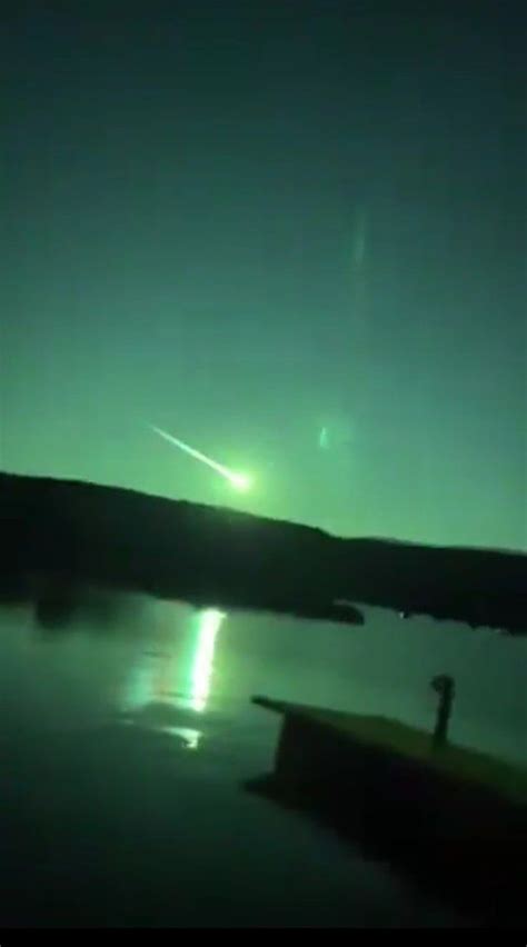 Fenomen spectaculos pe cer Momentul în care un meteorit de mari