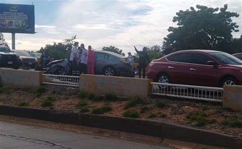 Choca Una Joven Contra Muro En Un Puente En Culiac N