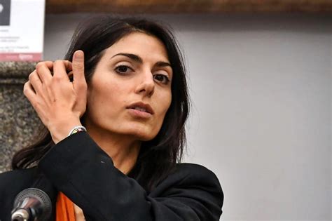 Roma Virginia Raggi Assolta Nel Processo Nomine Bordata Al M5s