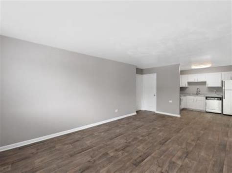 Asbury Plaza: Affordable Apartments in Denver, CO