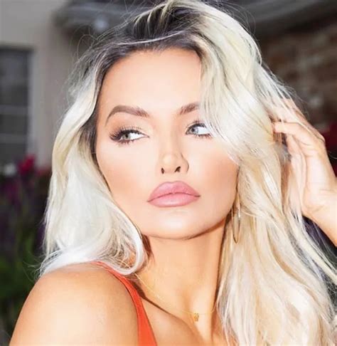 Lindsey Pelas Height Weight Measurement Wiki And Bio Exaposters