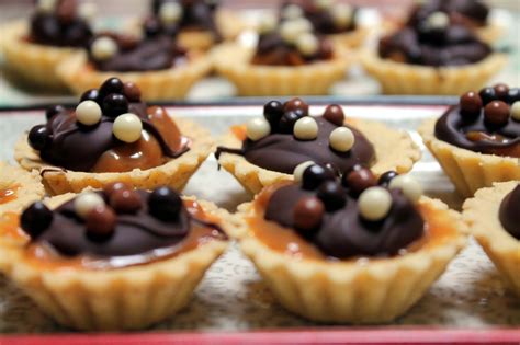 Serena's Medium Rare: Chocolate Caramel Bites - Speedy Sweet Canapes