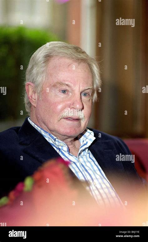 Sir Derek Jacobi Actor August 2003 At The Covent Garden Hotel Mirrorpix