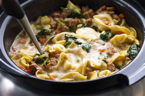 Soupe Cr Meuse Aux Tortellinis Et Saucisses Italiennes La Mijoteuse