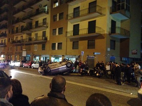 Auto Si Ribalta In Via Cilea Paura Ma Nessuna Vittima La Repubblica