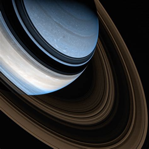 La Máxima Aproximación De La Nave Espacial Cassini Sobre Saturno