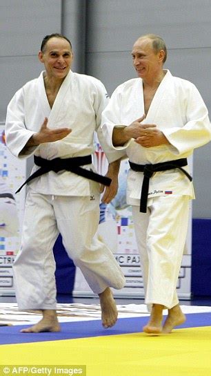 Vladimir Putin shows off the judo moves that won him a black belt ...