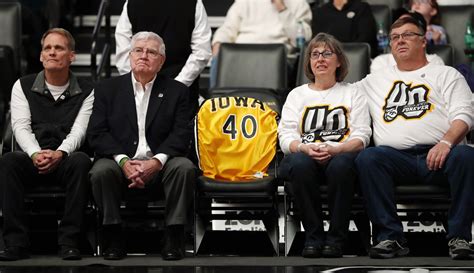 Remembering Iowa basketball legend Chris Street’s final game, 25 years ...