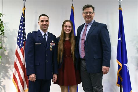 Sheppard Afb Airman Awarded Airman S Medal For Saving Father Daughter