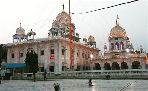 10 Historic Delhi Gurudwaras You Should Know Sikhheros Chronicles Of Culture News And