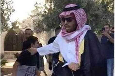 رغم سحب جنسيته السعودية بسبب التطبيع مع اسرائيل محمد سعود يعود بمقطع