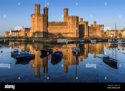 Caernarfon Castlecastell Caernarfon Anglicised As Carnarvon Castle Or