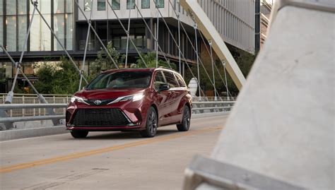 2021 Toyota Sienna Hybrid Launching Next Month From $34,460 | Carscoops