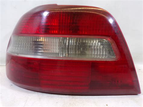 LAMPA TYLNA TYŁ LEWA VOLVO V40 SEDAN K LAMPA TYLNA TYŁ LEWA VOLVO V40