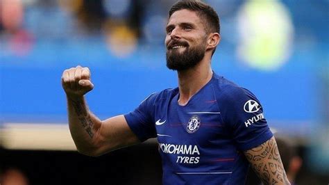 Terkini Giroud Tes Medis Pakai Masker Ac Milan Menanti Duet Maut