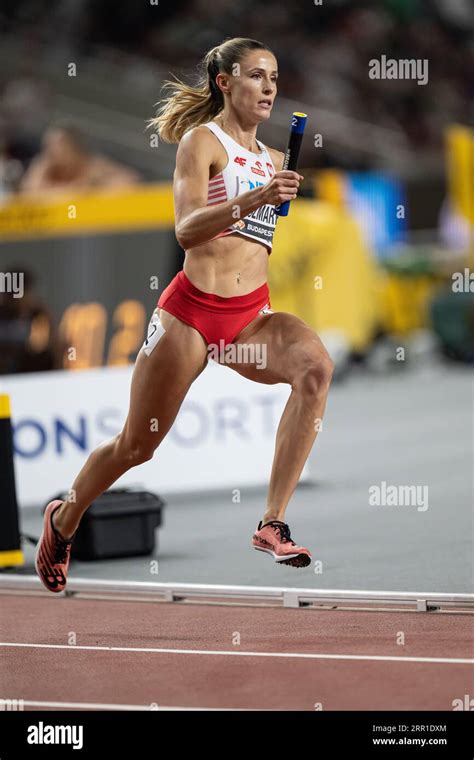 Natalia Kaczmarek Participating In The 400 Meters Relay At The World