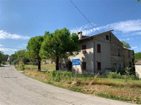 Rustico Casale Corte In Vendita A Fermo